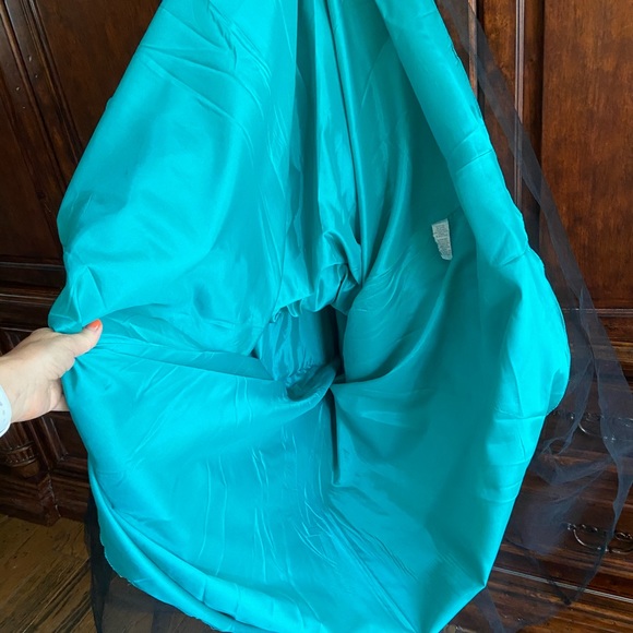 Theia gown worn once for a wedding size 6 - Picture 10 of 10